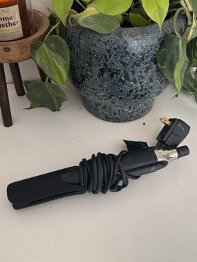 GHD Platinum Black Hair Straightener / Styler